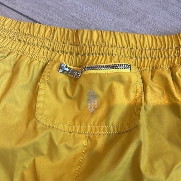 FREE people gold elastic waist reflection pull on athletic shorts size large - Picture 7 of 9